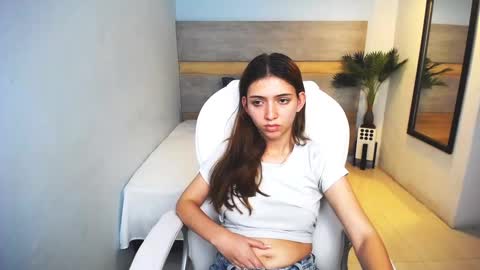 Liseth Fox online show from 12-16-24, 03:54