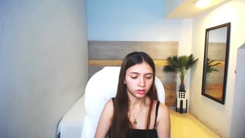 Liseth Fox online show from 12-19-24, 07:40