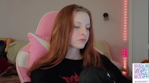 Snapshot of lisiasweet chatting on 04-18-26, 02:10 Lika online show from 04-18-26, 02:10