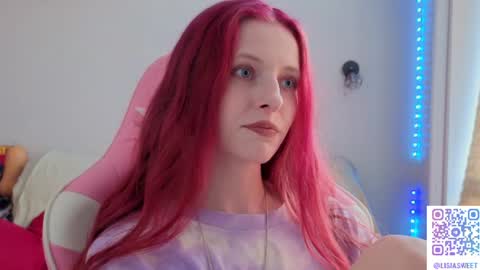 Snapshot of lisiasweet chatting on 06-17-26, 02:07 Lika online show from 06-17-26, 02:07