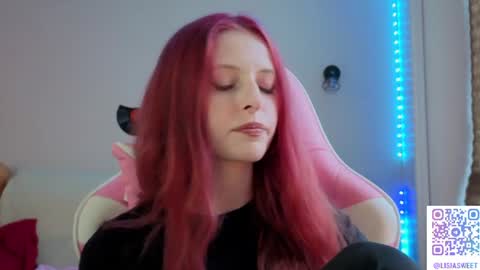 Snapshot of lisiasweet chatting on 06-26-26, 02:32 Lika online show from 06-26-26, 02:32