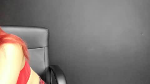Snapshot of lisla21 chatting on 05-22-26, 06:09 Andrea and Charlotte online show from 05-22-26, 06:09