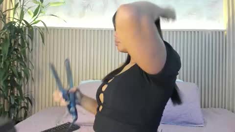 Liss online show from 10-24-25, 12:01