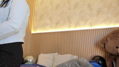 Snapshot of liss_reyes chatting on 05-17-26, 02:02 Liss online show from 05-17-26, 02:02