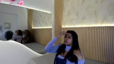 Snapshot of liss_reyes chatting on 06-17-26, 12:18 Liss online show from 06-17-26, 12:18