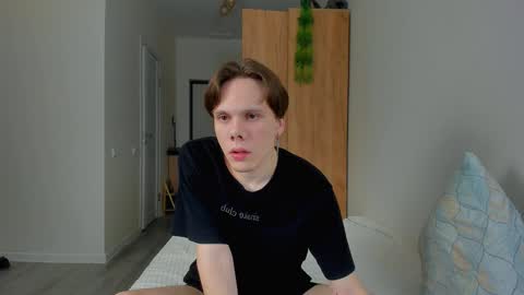 Snapshot of lissa_alfie chatting on 12-25-24, 02:46 Alfie online show from 12-25-24, 02:46