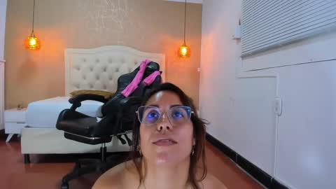 L I S S A  online show from 02-11-25, 05:26