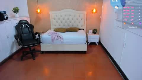 L I S S A  online show from 02-11-25, 02:46