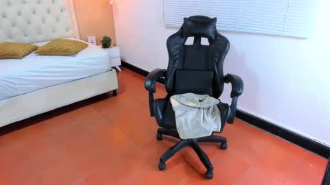 L I S S A  online show from 02-27-25, 09:43