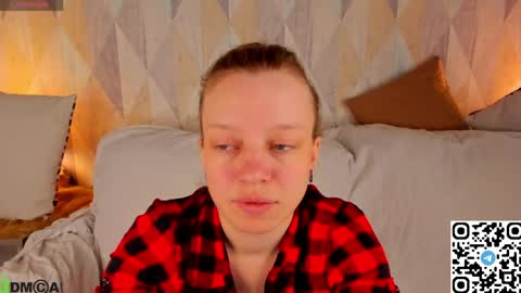 Lissa online show from 05-18-26, 04:07
