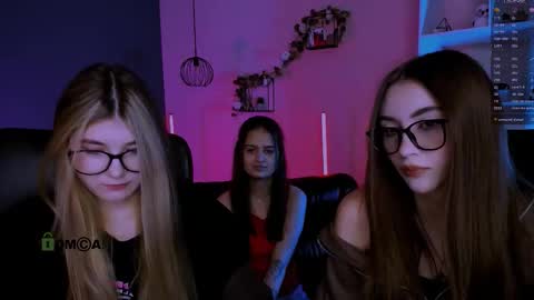 Snapshot of lissa_night chatting on 03-27-26, 08:08 lissa_night online show from 03-27-26, 08:08