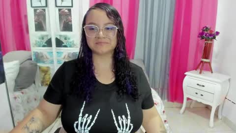 Snapshot of lissavillalobos chatting on 04-15-26, 09:26 lissa online show from 04-15-26, 09:26