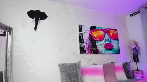 Snapshot of lissbrown chatting on 02-14-26, 12:57 Liss Brown online show from 02-14-26, 12:57