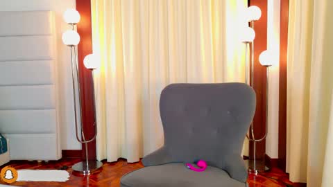 Snapshot of lissetlong69 chatting on 05-13-26, 01:14 Lisseth Long online show from 05-13-26, 01:14