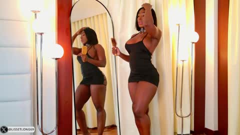 Snapshot of lissetlong69 chatting on 05-21-26, 01:34 Lisseth Long online show from 05-21-26, 01:34