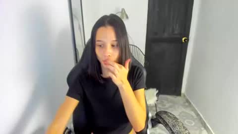 Snapshot of liswett_ chatting on 06-16-26, 01:25 Liss online show from 06-16-26, 01:25