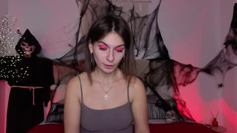 Snapshot of lit1le_mia chatting on 10-28-25, 09:39 lit1le_mia online show from 10-28-25, 09:39