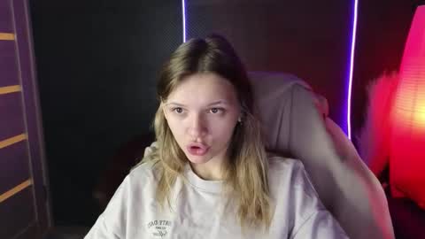 Lena online show from 09-28-25, 04:07