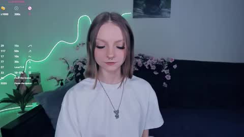 Bella online show from 11-11-25, 07:19