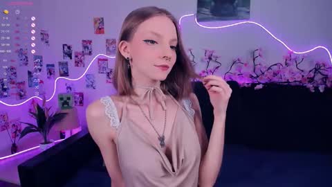 Bella online show from 11-25-25, 07:41