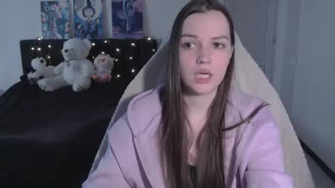 Snapshot of little__flowers chatting on 02-15-26, 09:08 little__flowers online show from 02-15-26, 09:08