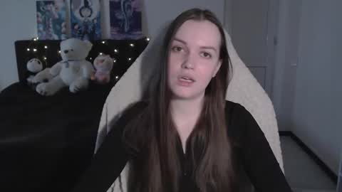 Snapshot of little__flowers chatting on 02-18-26, 09:38 little__flowers online show from 02-18-26, 09:38