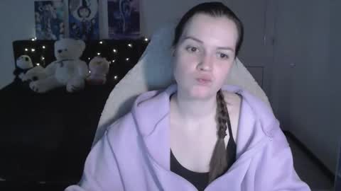 Snapshot of little__flowers chatting on 02-23-26, 10:23 little__flowers online show from 02-23-26, 10:23