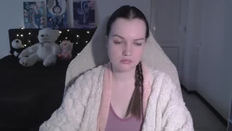 Snapshot of little__flowers chatting on 02-26-26, 09:30 little__flowers online show from 02-26-26, 09:30