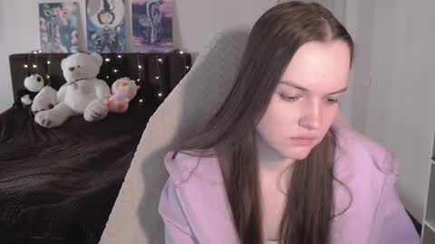 Snapshot of little__flowers chatting on 03-22-26, 11:35 little__flowers online show from 03-22-26, 11:35