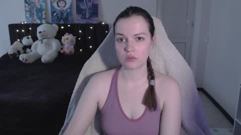 Snapshot of little__flowers chatting on 03-25-26, 09:48 little__flowers online show from 03-25-26, 09:48