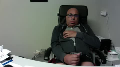 Snapshot of little_buddha chatting on 04-09-26, 09:09 Pure Black Power online show from 04-09-26, 09:09