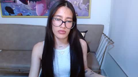Snapshot of little_bunnyy_ chatting on 03-19-26, 01:48 little_bunnyy_ online show from 03-19-26, 01:48