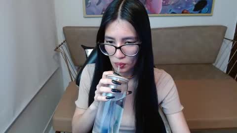 Snapshot of little_bunnyy_ chatting on 03-28-26, 01:33 little_bunnyy_ online show from 03-28-26, 01:33