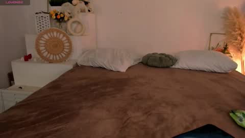 little_clare_ online show from 03-24-26, 08:52
