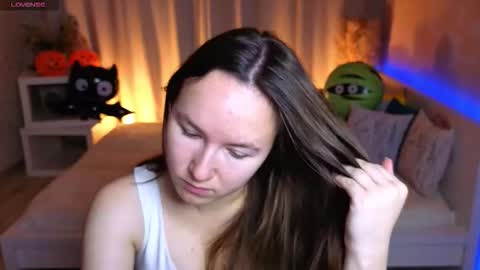 Alexandra online show from 10-15-25, 02:55