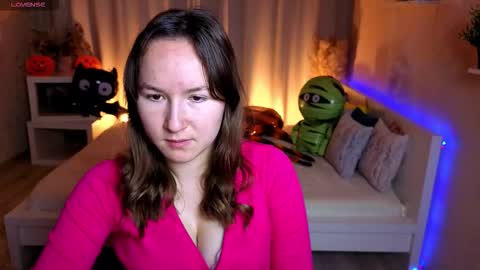 Alexandra online show from 10-31-25, 02:56