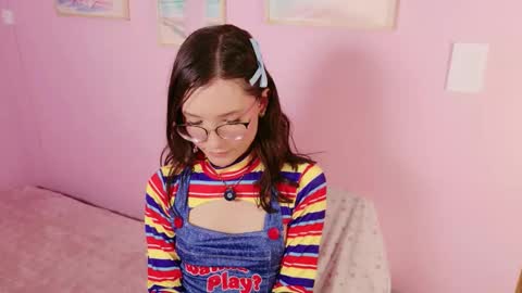 Snapshot of little_effy18_ chatting on 02-13-26, 08:49 Little Effy online show from 02-13-26, 08:49