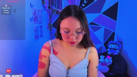 Snapshot of little_emma0 chatting on 04-23-26, 06:43 Carol online show from 04-23-26, 06:43