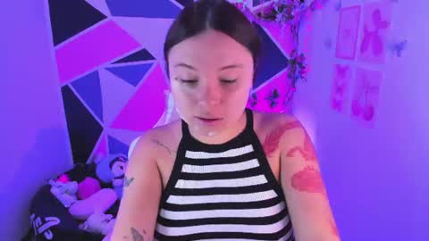 Snapshot of little_emma0 chatting on 07-13-26, 05:05 Carol online show from 07-13-26, 05:05