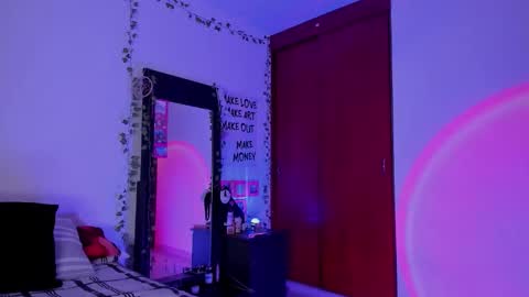 kayla  Instagram kayla 71082 online show from 01-08-26, 11:40