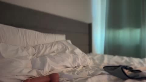 little lies online show from 09-26-25, 04:22