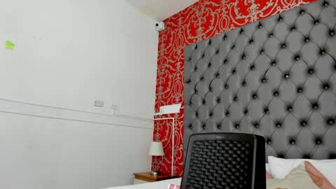 Snapshot of little_lilith_apple chatting on 12-21-24, 03:14 little_lilith_apple online show from 12-21-24, 03:14