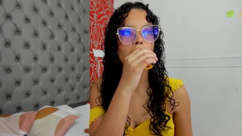 Snapshot of little_lilith_apple chatting on 12-21-24, 11:02 little_lilith_apple online show from 12-21-24, 11:02