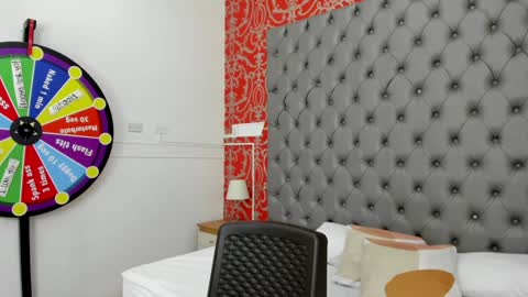 Snapshot of little_lilith_apple chatting on 01-14-25, 02:40 little_lilith_apple online show from 01-14-25, 02:40