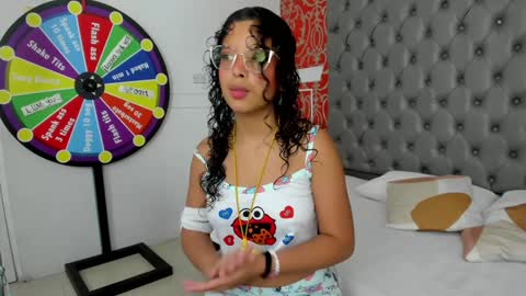 Snapshot of little_lilith_apple chatting on 01-22-25, 06:41 little_lilith_apple online show from 01-22-25, 06:41