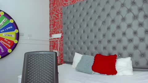 Snapshot of little_lilith_apple chatting on 01-25-25, 06:57 little_lilith_apple online show from 01-25-25, 06:57