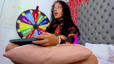 Snapshot of little_lilith_apple chatting on 02-04-25, 10:34 little_lilith_apple online show from 02-04-25, 10:34