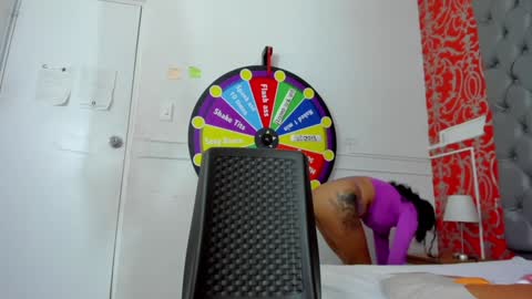 Snapshot of little_lilith_apple chatting on 02-06-25, 01:49 little_lilith_apple online show from 02-06-25, 01:49