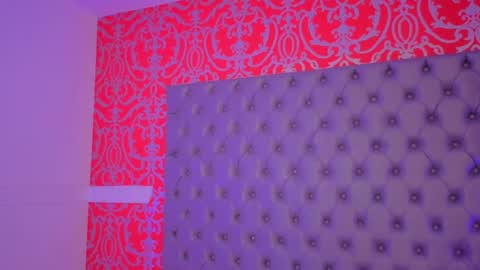 Snapshot of little_lilith_apple chatting on 09-28-25, 06:35 little_lilith_apple online show from 09-28-25, 06:35