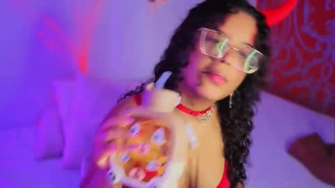 Snapshot of little_lilith_apple chatting on 10-22-25, 07:57 little_lilith_apple online show from 10-22-25, 07:57